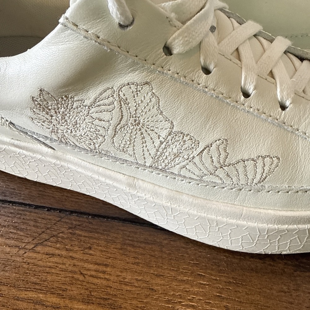 Kizik Womens Vegas Floral Sneaker Size 7 Cream Leather Hands Free Slip On Shoe - Picture 6 of 9